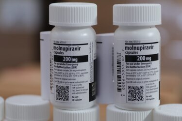 A partir del lunes se distribuirá el antiviral molnupiravir a las diferentes regiones de salud