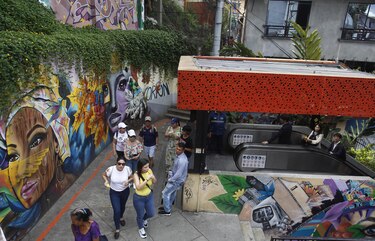 Medellín, una ciudad transformada 30 años después de la muerte de Pablo Escobar