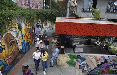 Medellín, una ciudad transformada 30 años después de la muerte de Pablo Escobar