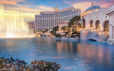 Hoteles en Las Vegas relajarán reglas anticovid a clientes vacunados