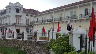 Estos son los empresarios que acompañan a Xi Jinping para el encuentro con Varela