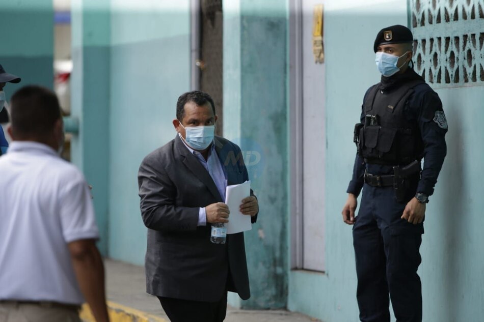 Tribunal cambia media cautelar al exdirector de la Policía Nacional Omar Pinzón