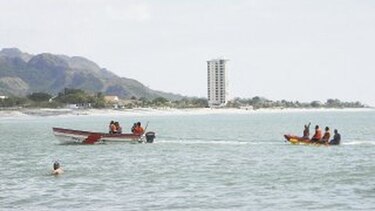 Bote banana, iniciativa y diversión en playa Gorgona