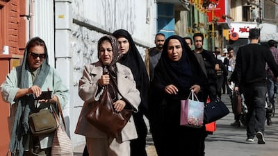 Pánico en las calles y alivio para algunos: la reacción en Teherán al ataque de Estados Unidos e Israel contra Irán