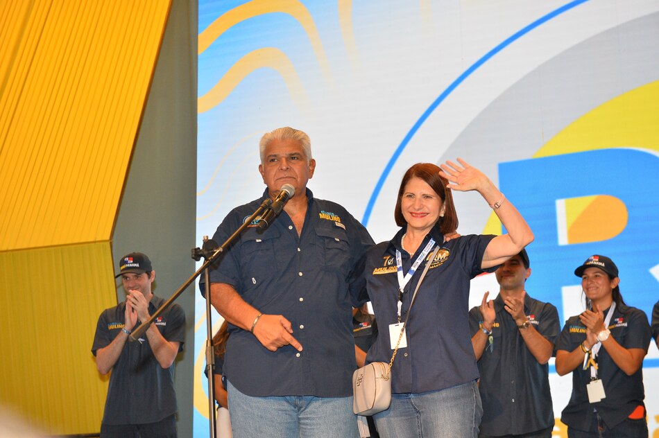 ‘¡Suéltalo, suéltalo, suéltalo! gritaban simpatizantes de Martinelli en el discurso del triunfo; Mulino no dijo nada