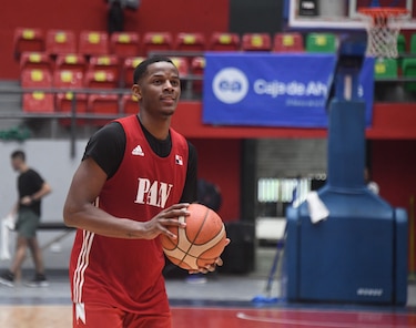 Iverson Molinar está ansioso de volver a jugar frente a su familia y lograr la clasificación de Panamá