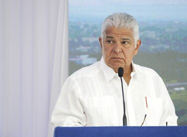 Chats, presiones y advertencias: ¿qué hay en el documento notariado por la abogada que demandó la candidatura de Mulino?