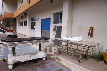 Morgue en el Nicolás A. Solano se queda sin espacio; en el hospital habilitarán otra sala para pacientes de Covid-19