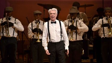 David Byrne anuncia una gran gira que incluirá a Chile y Argentina
