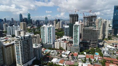 Comisión contra el blanqueo ordena publicar lista de venezolanos políticamente expuestos