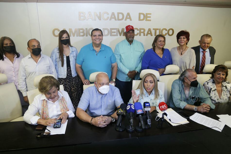 Diputados de CD apelan revocatoria de mandato y expulsión