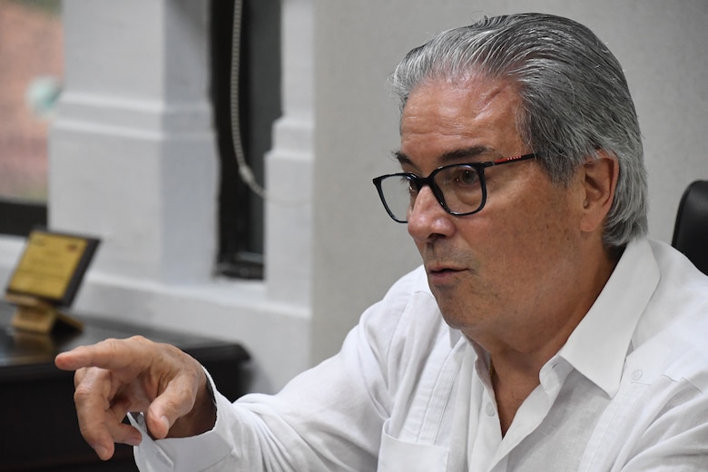 ‘Queremos eliminar la necesidad de buscar medicinas fuera del país’: Boyd Galindo