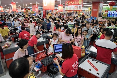 Supertifón Mangkhut deja al menos 9 muertos en Asia