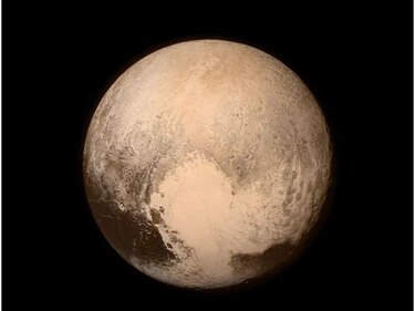 La sonda New Horizons sobrevive a encuentro cercano con Plutón