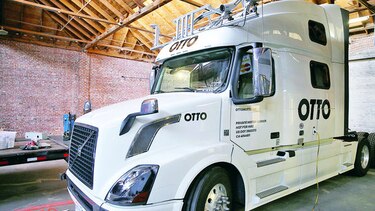 Otto pone camiones autónomos en la vía