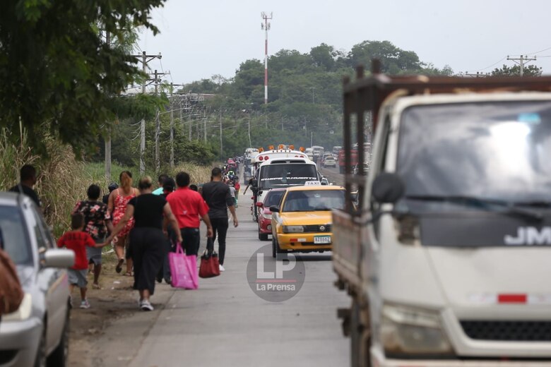 Siguen las protestas y cierres de calles en varios puntos de la ciudad capital; reabren la vía en Pacora