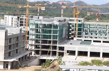Aplazan reactivación de las obras en Ciudad de la Salud