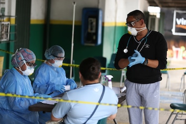 Disminuyen las defunciones por la Covid-19;  detectan 956 casos nuevos de infectados