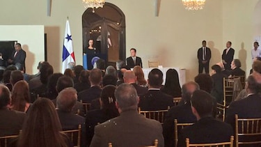Presidente instala comité que evaluará prácticas del sistema financiero