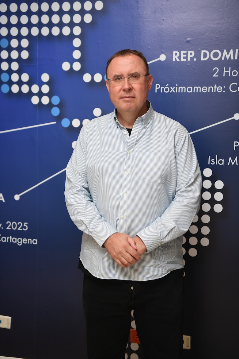 Jurista destaca la importancia de los medios tradicionales frente a las amenazas a la libertad de expresión