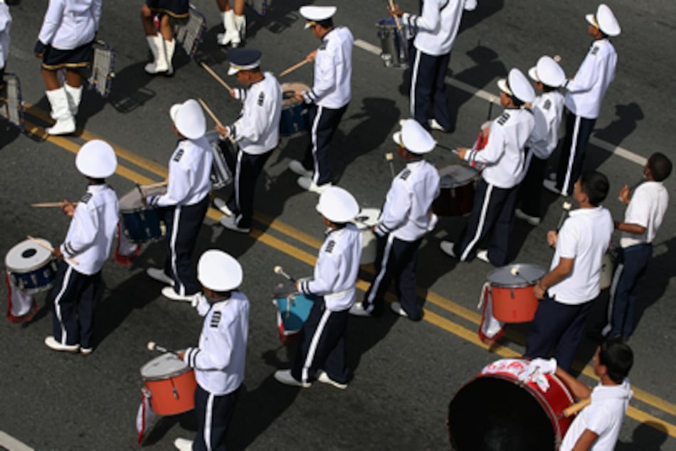 Ministro Sucre dice que este año sí podrían celebrarse los desfiles patrios
