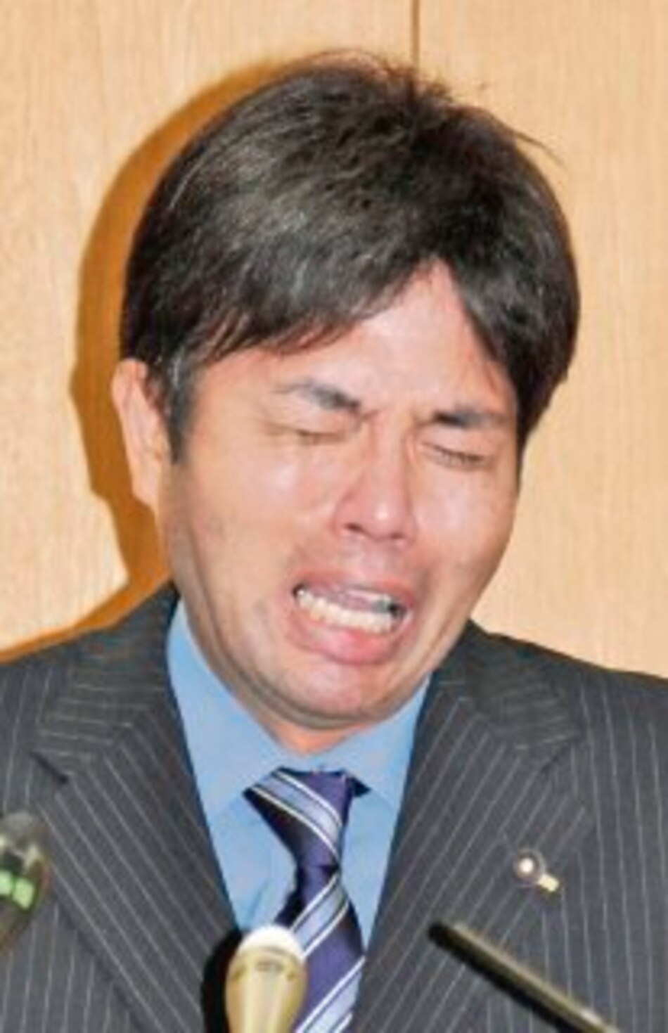 Video de político japonés llorando, éxito ´online´