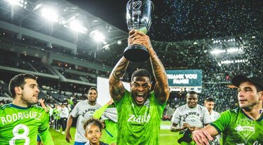 Román Torres le dice adiós a los Sounders; solo quedan dos panameños en la MLS