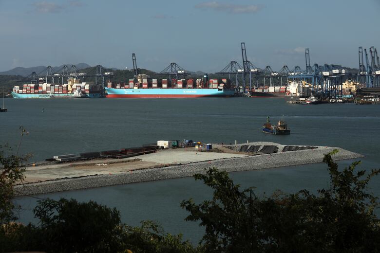 Maersk sigue de cerca la compra de Hutchison por BlackRock: Evaluará impacto en su red logística