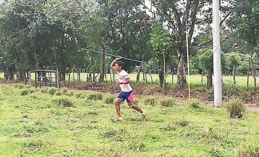 Armando Caballero, su jabalina y sus secretos