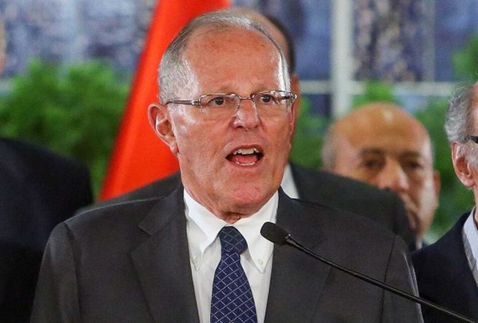 Presidente Kuczynski denuncia 'golpe' en Perú y dice que se defenderá ante el Congreso