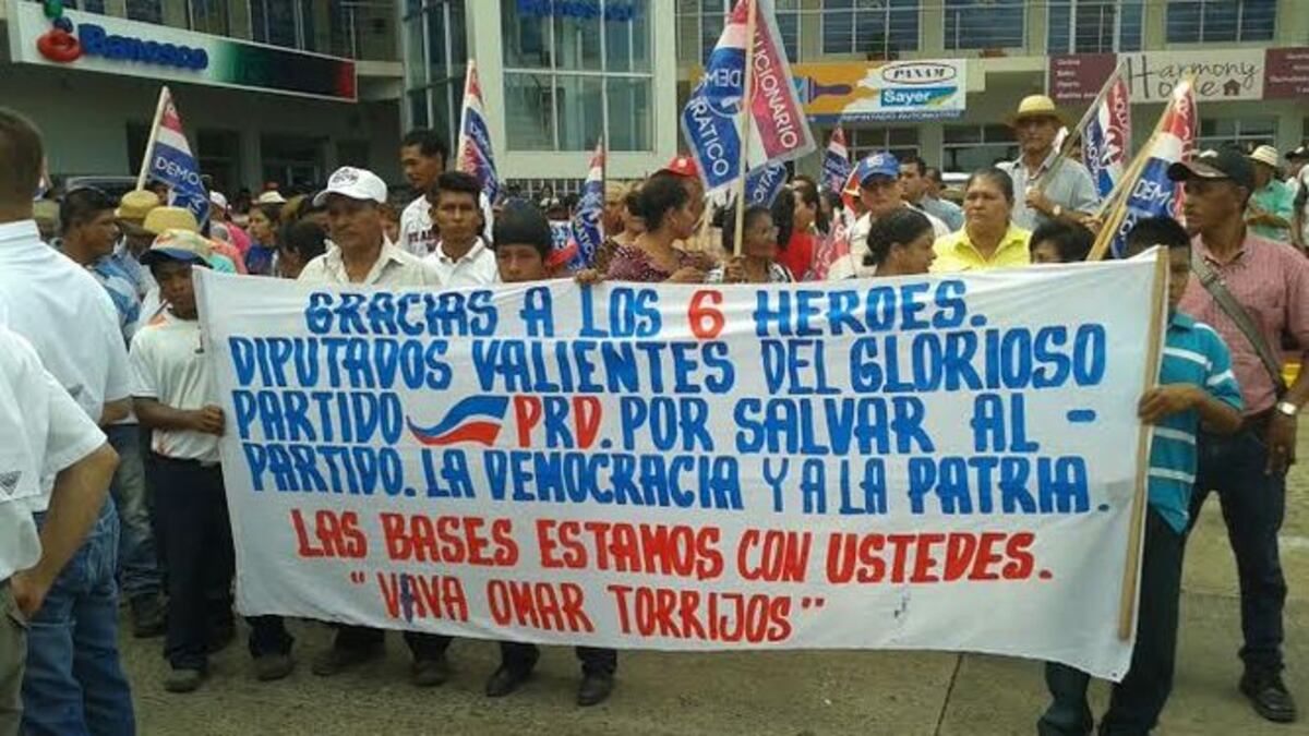 Topón político en Santiago de Veraguas