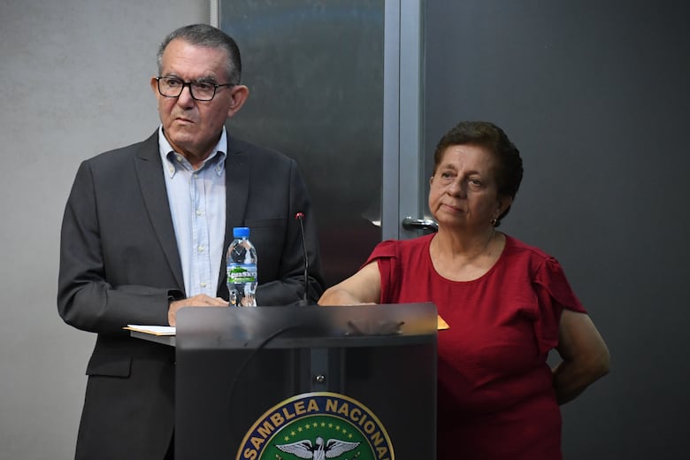 La mesa de salario mínimo: Trabajadores divididos y llamado a la prudencia