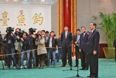 China insta a Japón a mejorar lazos bilaterales