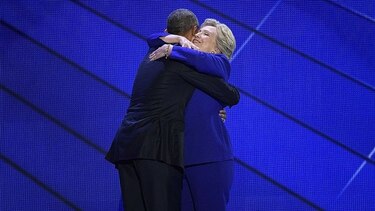 Obama hace ardiente defensa de Clinton y pide al país llevarla a la victoria