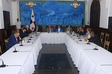 Presidenta de la Asamblea promete que la población podrá seguir debate de la CSS a través de una ‘app’