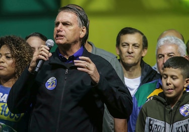 Imponen millonaria multa a partido de Bolsonaro por pedir invalidar comicios