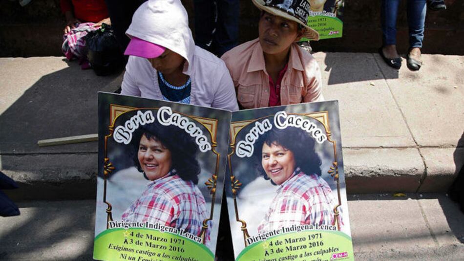 Hija de la activista asesinada Berta Cáceres denuncia hostigamiento