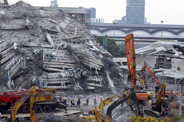 Miles de personas siguen viviendo en las calles de Birmania dos semanas después del sismo