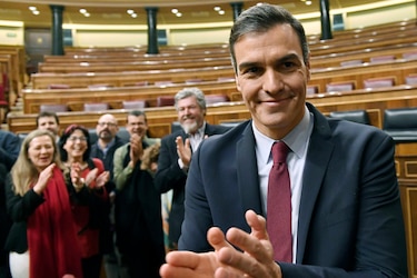 Pedro Sánchez, elegido presidente de un gobierno de izquierda en España
