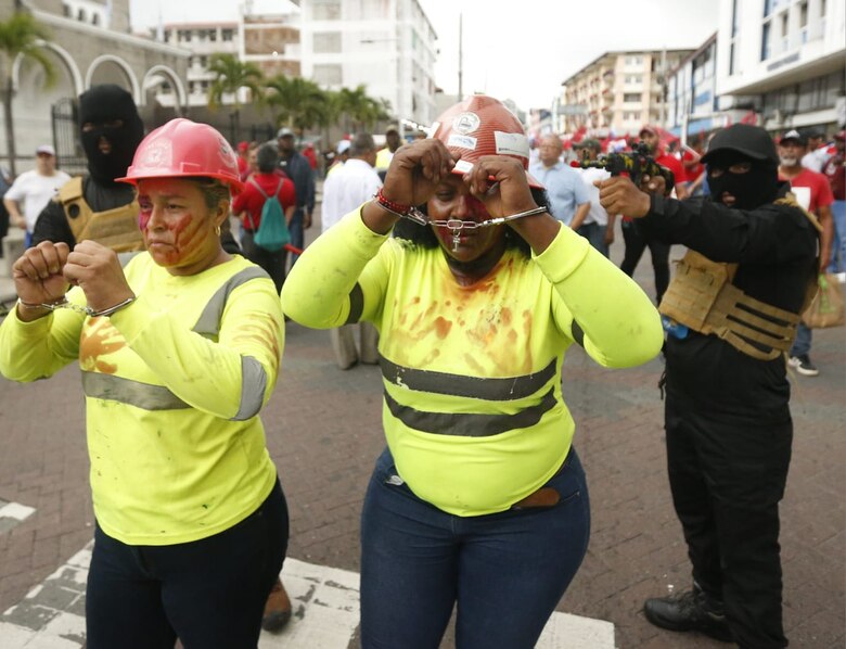 Grupos sindicales marcharon en rechazo a las reformas de la CSS