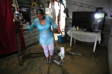 ‘Esto se demora’: la desesperanza se apodera de damnificados por inundaciones en Colombia