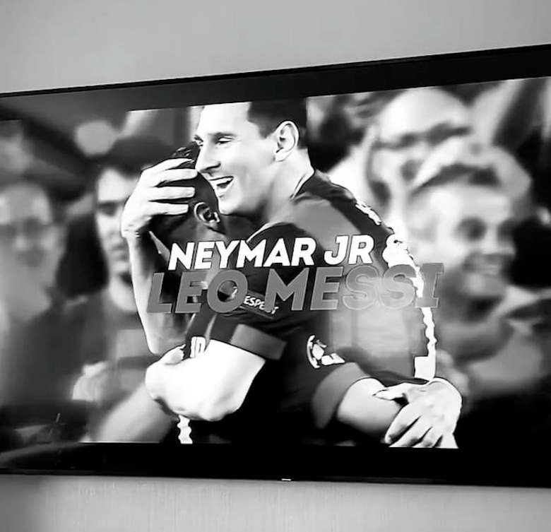 Leo Messi es recibido en París como un rey