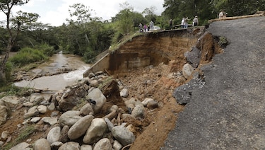 Siguen labores de búsqueda en zonas afectadas por inundaciones, reportan 69 puntos críticos