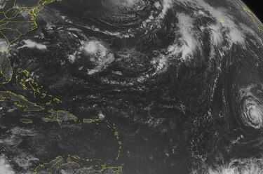 Tormenta tropical Fred se debilita en el Atlántico