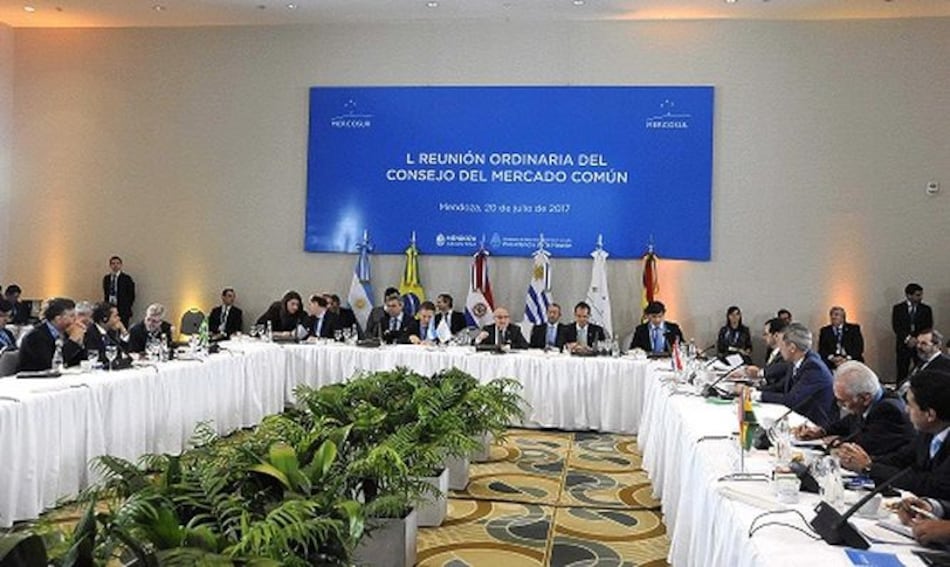 Mercosur planea pedir a Venezuela que desista de la Constituyente