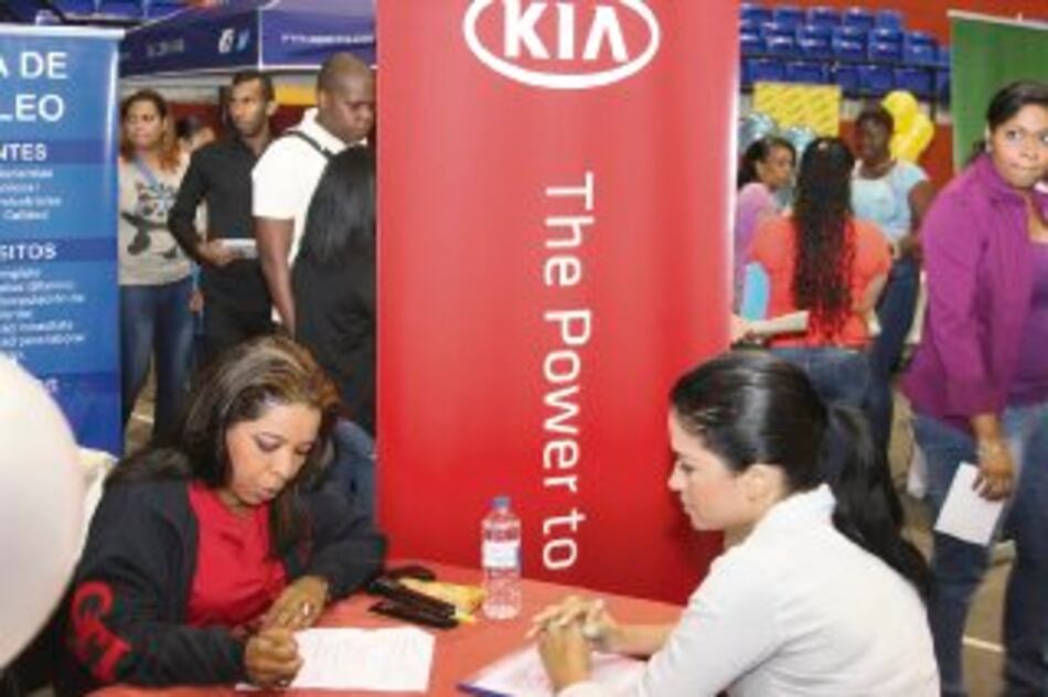 15 mil plazas se ofertaron en feria de empleo