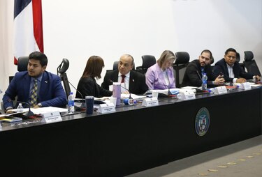 Consultas sobre el proyecto de reformas a la CSS en la Comisión de Trabajo de la Asamblea
