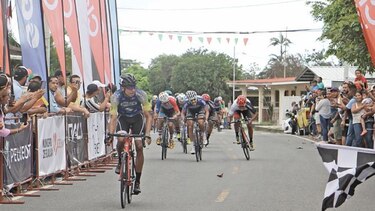 Yelko Gómez se apunta la quinta etapa de la Vuelta