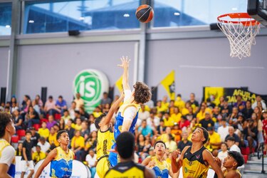 La Salle derrotó al Colegio Javier en una final nostálgica de Ludos