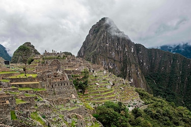 Reabre Machu Picchu, la maravilla que puso a Perú en el mapa del turismo mundial
